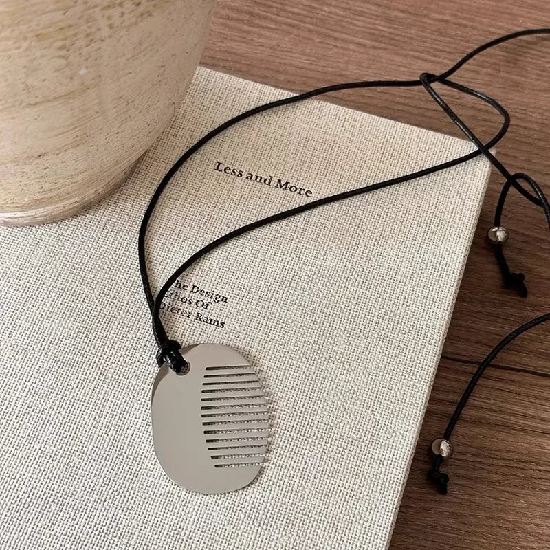 Huang Jing Comb Pendant